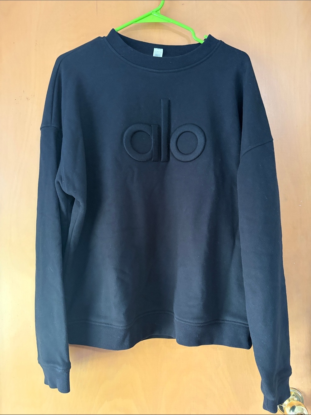 ALO Yoga Men’s Black Crewneck Sweatshirt with Embossed Logo